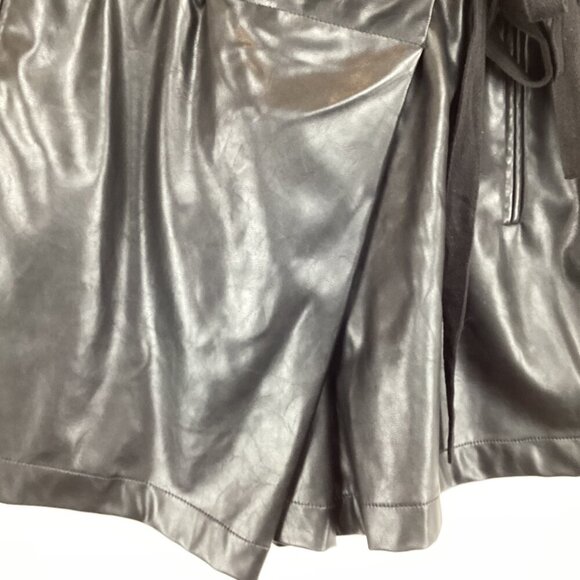Line & Dot Black Faux Leather Wrap Shorts Medium High Rise Paperbag Stretch Wais - Picture 5 of 7
